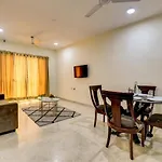 1 Private Bedroom I Bath In A 2Bhk Bkc And Jio Center
