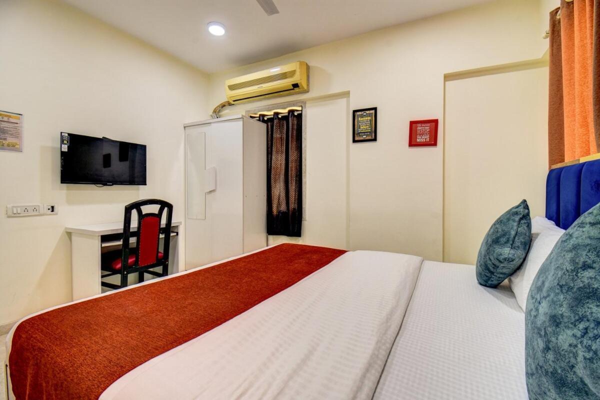 1 Private Bedroom I Bath In A 2bhk Bkc And Jio Center *