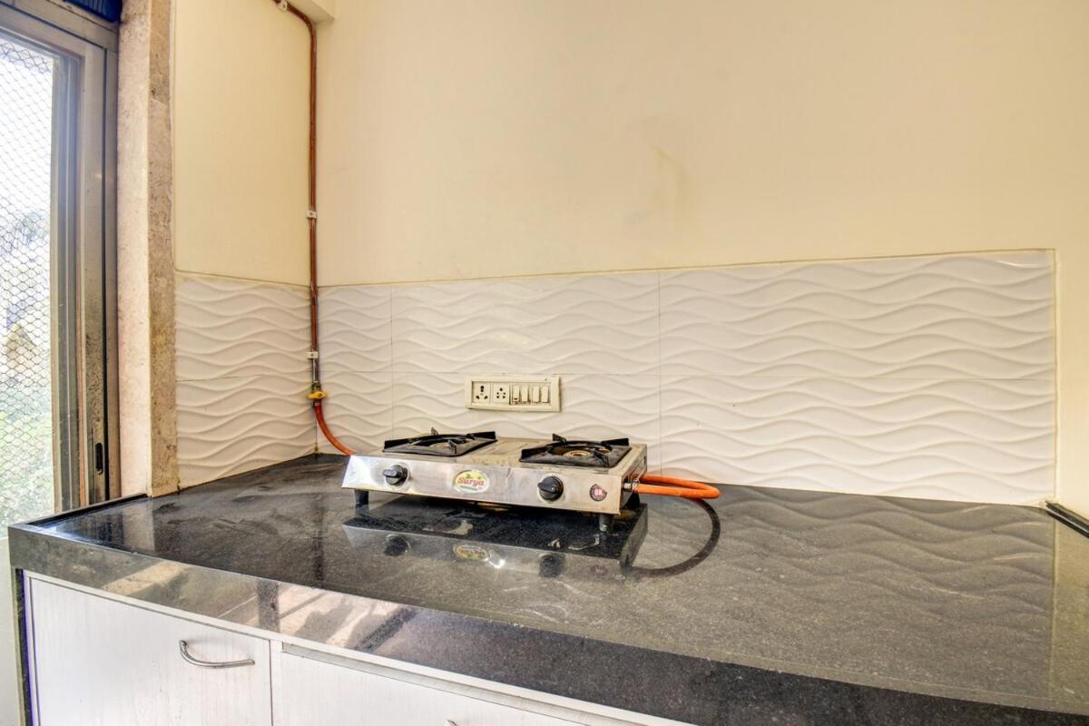 1 Private Bedroom I Bath In A 2bhk Bkc And Jio Center * Mumbai