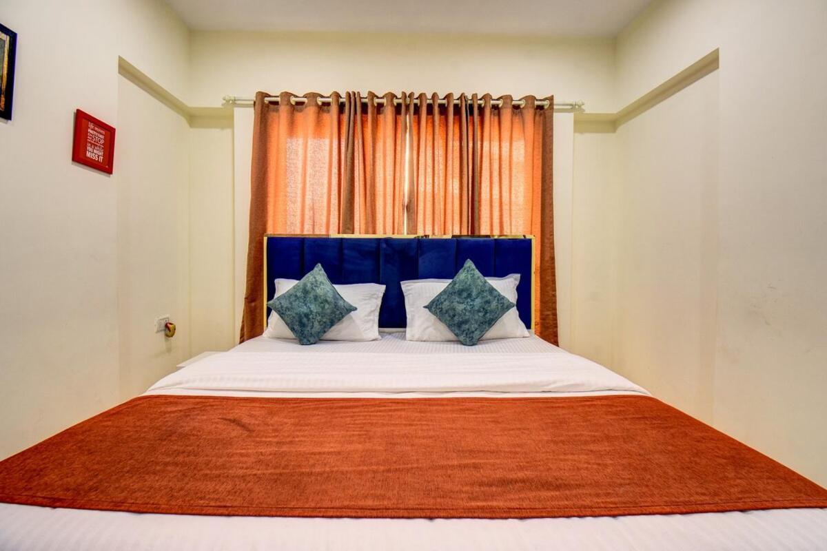 1 Private Bedroom I Bath In A 2bhk Bkc And Jio Center Mumbai