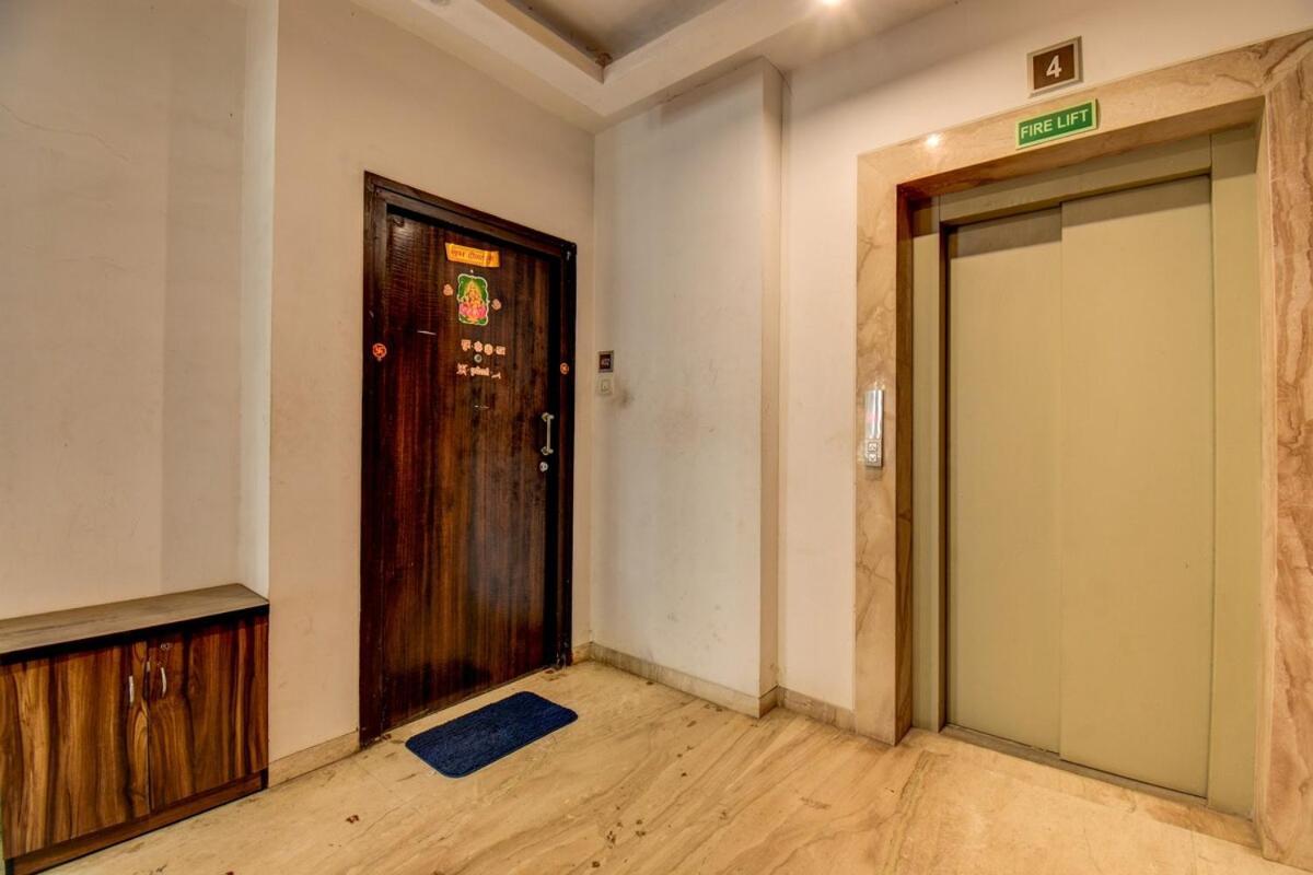 1 Private Bedroom I Bath In A 2bhk Bkc And Jio Center *
